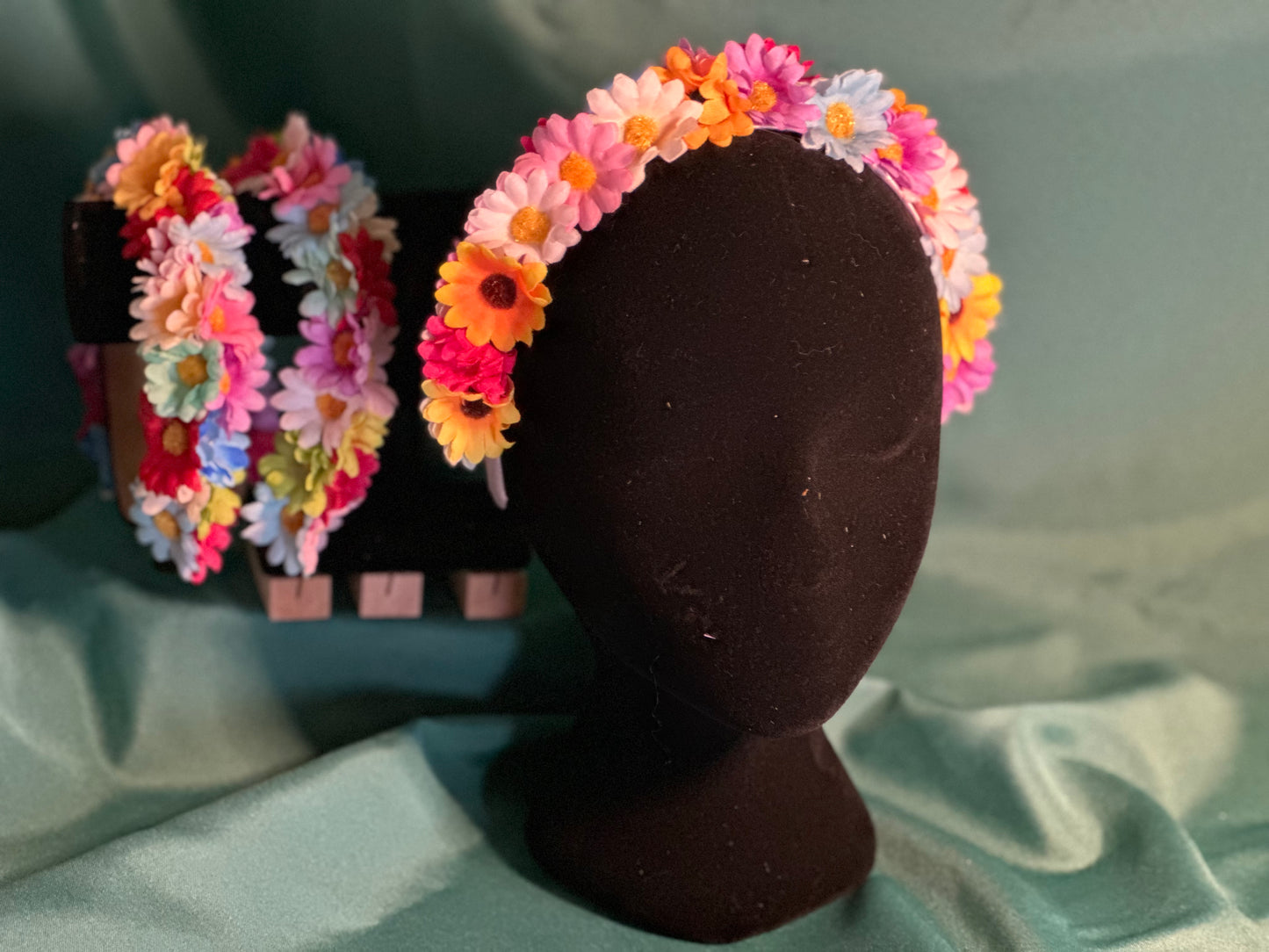 Bright Daisy hairband - thin band